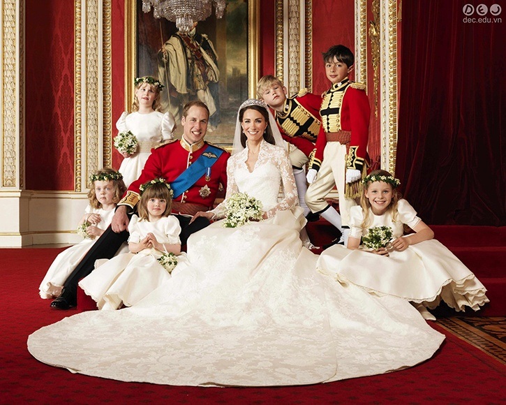 Công nương nước Anh - Kate Middleton cũng chọn một chiếc váy cưới vải ren cho ngày trọng đại của mình